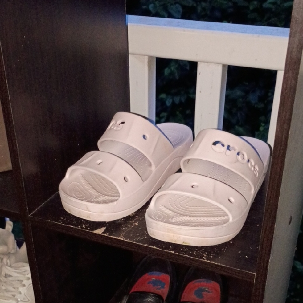 CROCS White Sandals Minimalist Slip-On Design